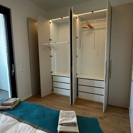 Fancy Apartment With Amazing Sky View