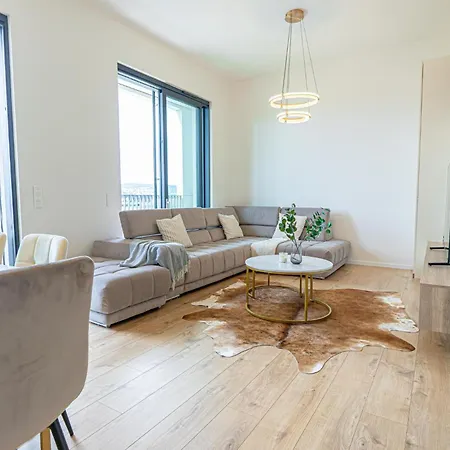 Fancy With Amazing Sky View Apartament *