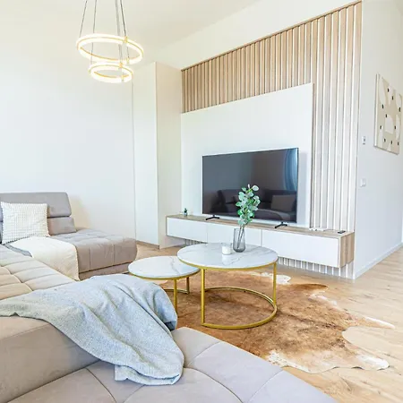 Fancy With Amazing Sky View Apartament *