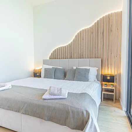 Fancy With Amazing Sky View Apartament