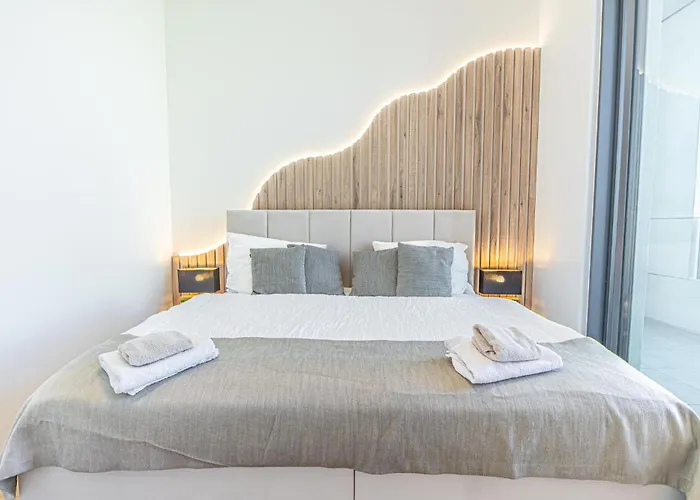 Fancy With Amazing Sky View *