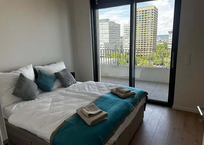 Fancy With Amazing Sky View Apartment *