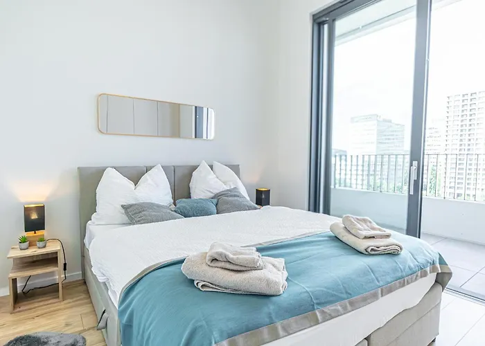 Apartment Fancy With Amazing Sky View