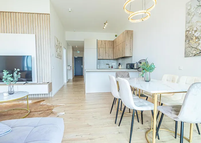 Apartment Fancy With Amazing Sky View