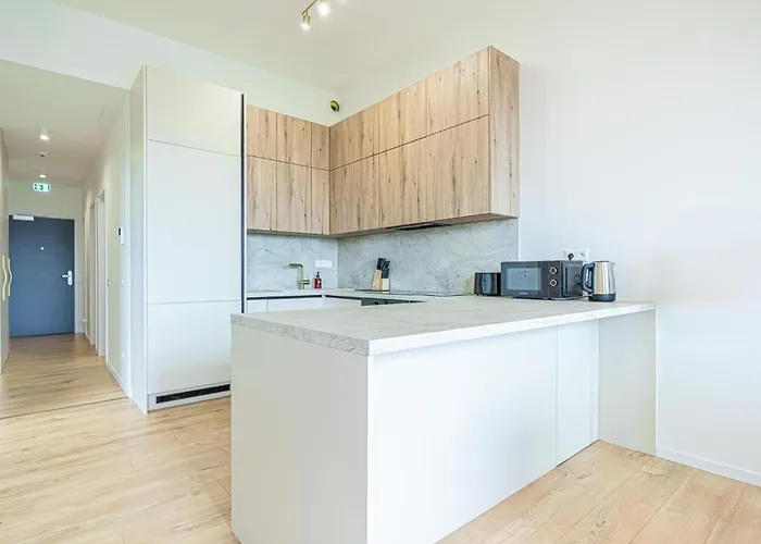 Fancy With Amazing Sky View Apartment *